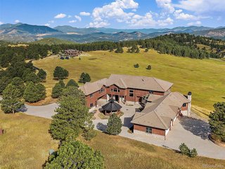 4213 Nambe Rd Indian Hills, CO 80454