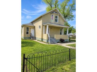 1113 E Cimarron St Colorado Springs, CO 80910