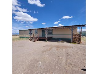930 8th St Sanford, CO 81151