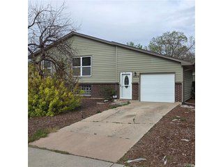 1036 Mobile St Aurora, CO 80011