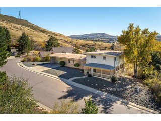215 Lookout View Ct Golden, CO 80401