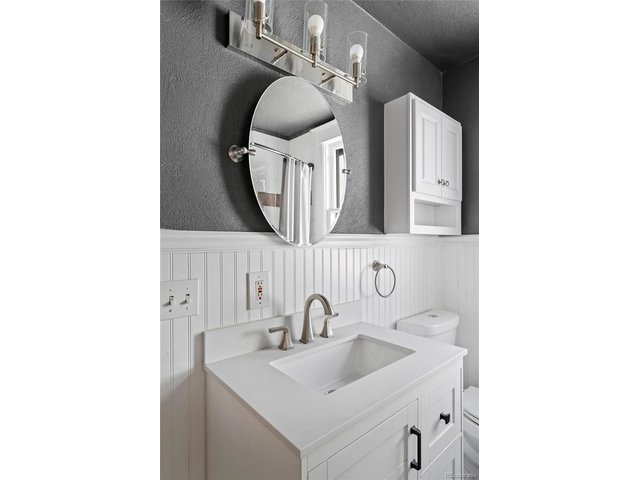 Property Photo 20 Main Level Jack-n-Jill Bathroom