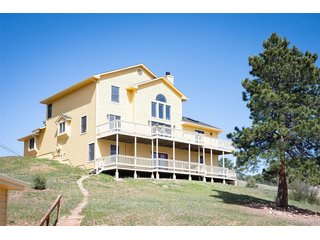 4322 Nambe Rd Indian Hills, CO 80454