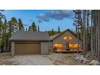 14 Deer Rd Idaho Springs, CO 80452