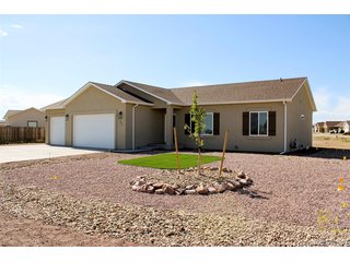571 N campbell Dr Pueblo West, CO 81007