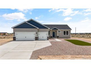 562 N Bayview Dr Pueblo West, CO 81007