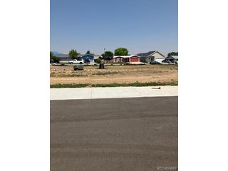 35 Johnson Ct Keenesburg, CO 80643