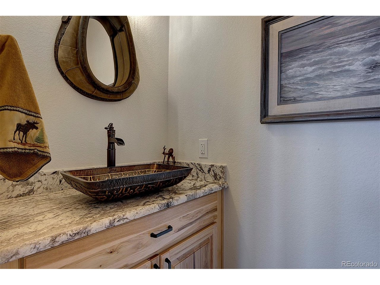 Main level bath