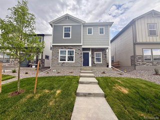 804 N Bently St Watkins, CO 80137