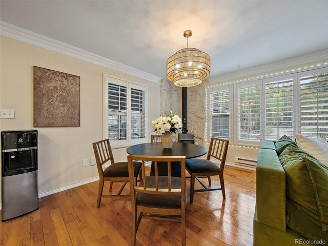 Property Photo 9 Dining area