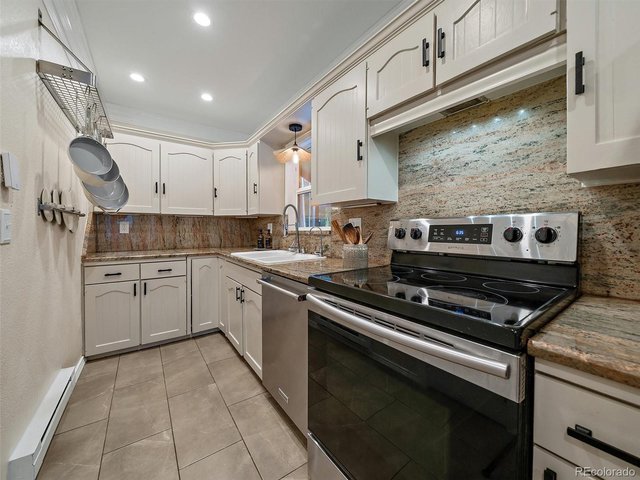 Property Photo 11 Kitchen
