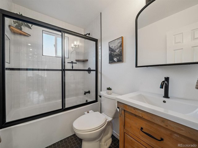 Property Photo 14 Remodeled main-level full bathroom