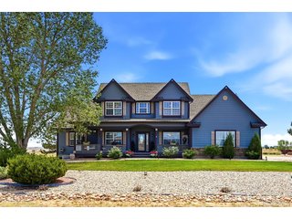 740 Green Gables Way Bennett, CO 80102