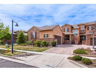 9309 Viaggio Way Highlands Ranch, CO 80126