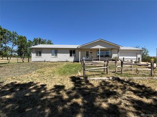 2504 Haskell Pl Watkins, CO 80137