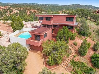133 Via Vallecito Manitou Springs, CO 80829