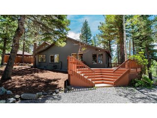 25997 Mountain View Rd Golden, CO 80401