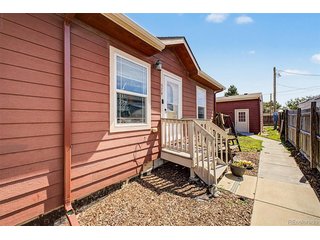 574 4th St Bennett, CO 80102