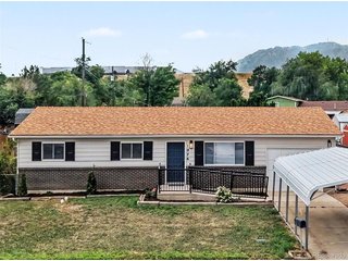 1076 Maxwell St Colorado Springs, CO 80906