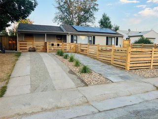 822 Geneva St Aurora, CO 80010