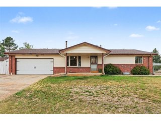 933 Nelson St Lakewood, CO 80215