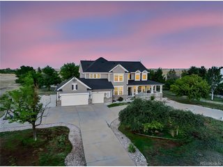 460 Columbine Dr Bennett, CO 80102