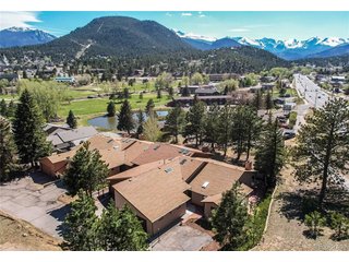 836 Vista Ln Estes Park, CO 80517