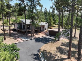 4751 Red Rock Dr Larkspur, CO 80118