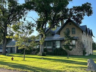 409 W Vinson St Holly, CO 81047