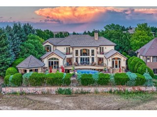 5684 Amber Ridge Dr Castle Pines, CO 80108