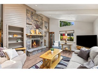 9228 Black Mountain Dr Conifer, CO 80433