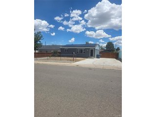 6196 Oneida St Commerce City, CO 80022