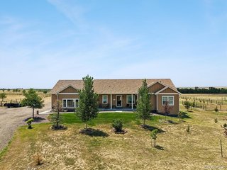 156 W 8th Ave Byers, CO 80103