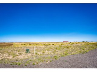 4547 S Aspen Ct Strasburg, CO 80136