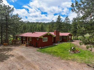 89 Aspen Leaf Ln Bellvue, CO 80512