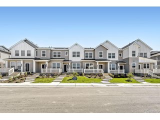 386 N Bersshine Ct Watkins, CO 80137