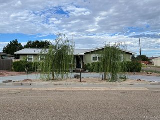 215 S 16th St Burlington, CO 80807