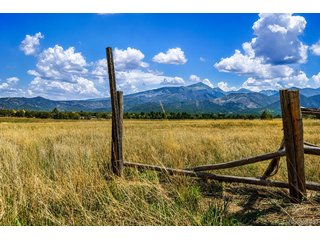 513 Meadow Dr Coaldale, CO 81222