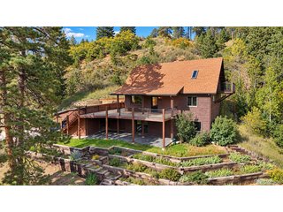 10668 W Highway 24 Green Mountain Falls, CO 80819